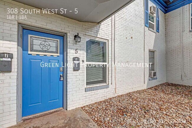 Building Photo - 308 South West St-5