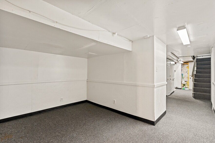 Building Photo - 356 Ophelia St