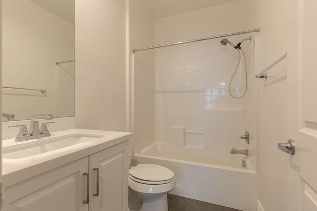 Building Photo - 2 Bedroom 2.5 Bath Townhome near Seabridge...