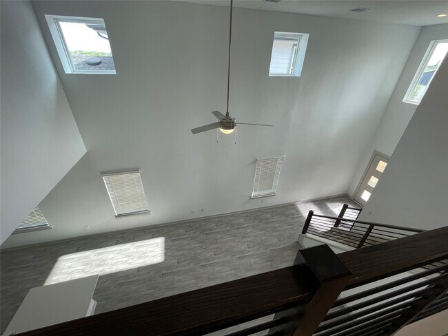 Building Photo - 12721 Oxford Gate Dr