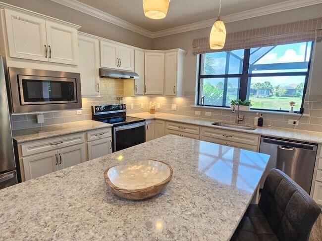 Building Photo - Annual Furnished 2 Bedroom 2 Bathroom with a Flex Room in Island Walk!