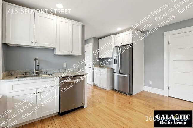 Building Photo - 715 Belmont St