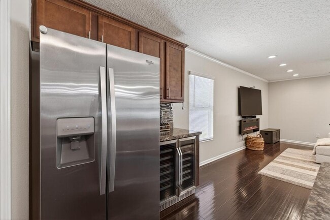Building Photo - 7163 Bedfordshire Ln