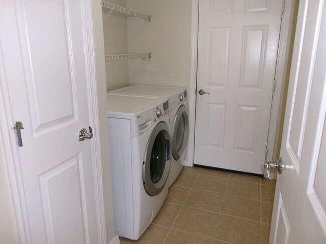 Building Photo - Desirable Gated Sandoval of Cape Coral-REDUCED!