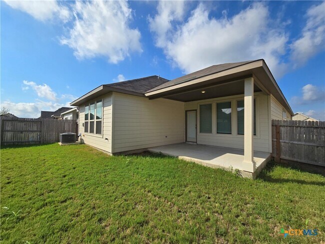 Building Photo - 1324 Spring Row St