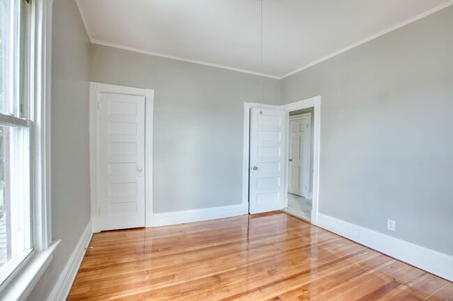 Building Photo - 325 Chestnut St