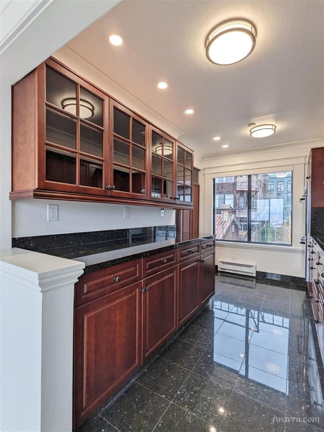 Building Photo - 2 Fallon Pl