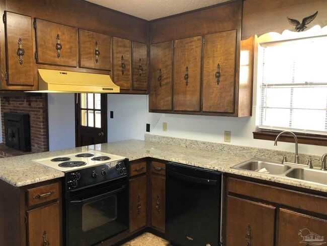 Building Photo - 2015 Frontera St