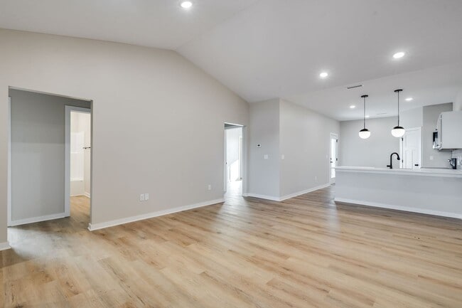 Building Photo - Pineway Oliver Plan