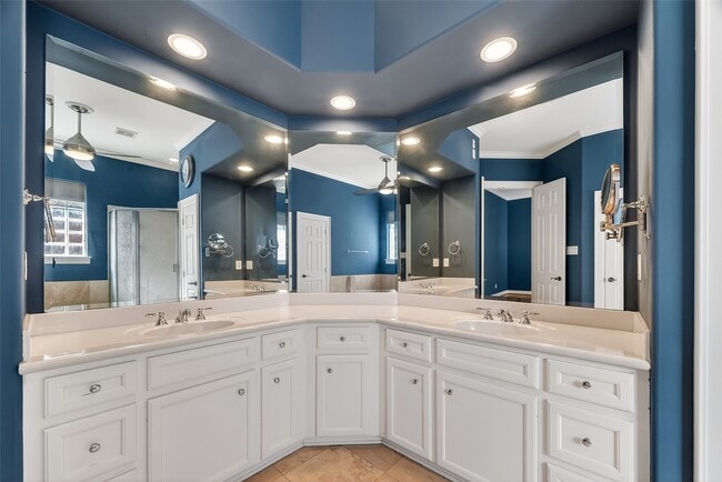 Building Photo - 1004 Stanford St