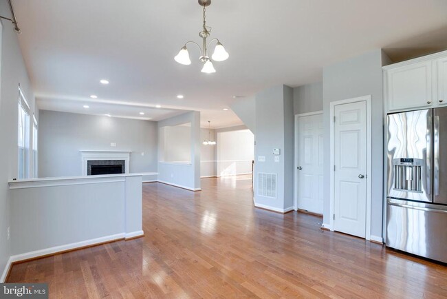 Building Photo - 11932 Blue Violet Way