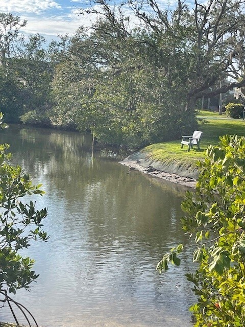 Building Photo - 1869 Highland Rd