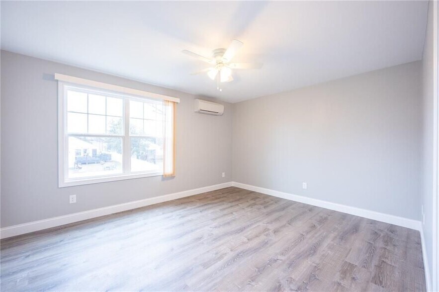 Building Photo - 6 Mainella St