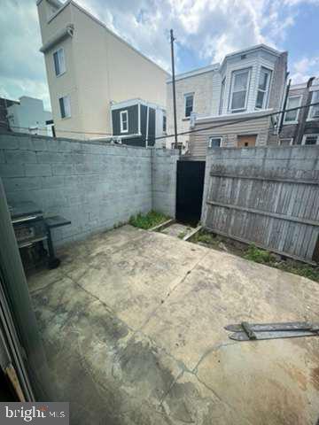 Building Photo - 2028 E Firth St