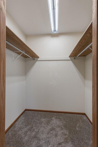 Building Photo - 112 N 5th St