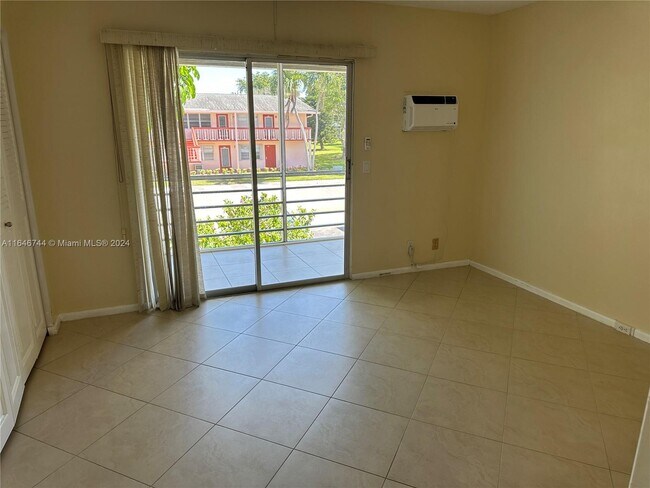 Building Photo - 502 Tilford Dr