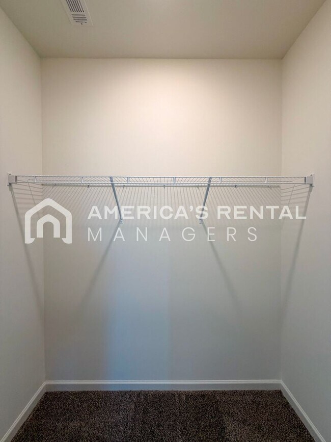 Building Photo - Modern Single Level Living at Havenridge! Sign a 13-month lease by 5/15/2026 and receive a leasin...