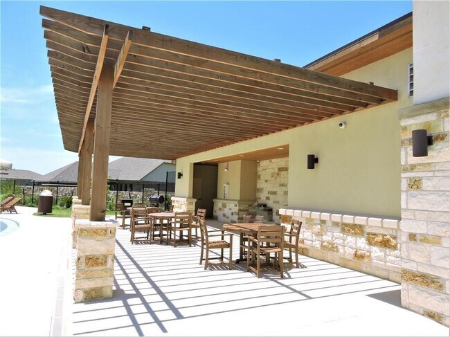 Building Photo - 1120 Sundrops St