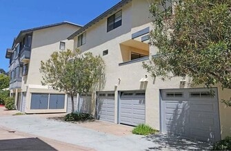 Building Photo - Spacious 2 Bedroom 2-1/2 Bathroom Townhome with 2-car garage in La Jolla near UCSD