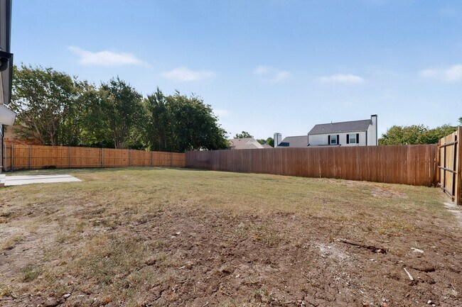 Building Photo - 1600 Crimson Ct