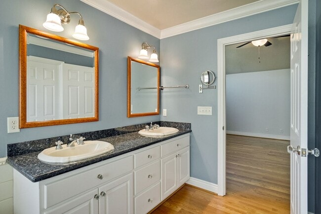 Building Photo - Stunning two-story spacious home on tranquil tree-lined street.