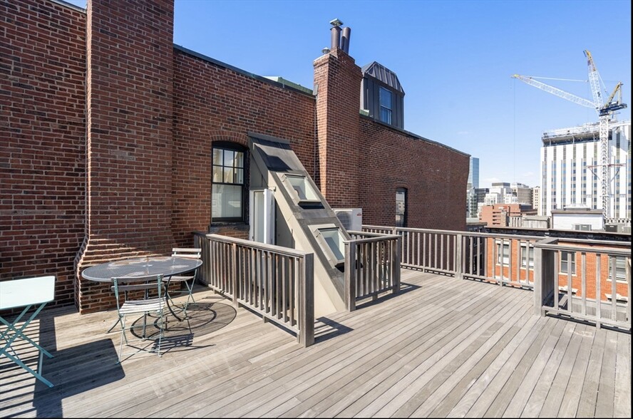 Building Photo - 77 Myrtle St