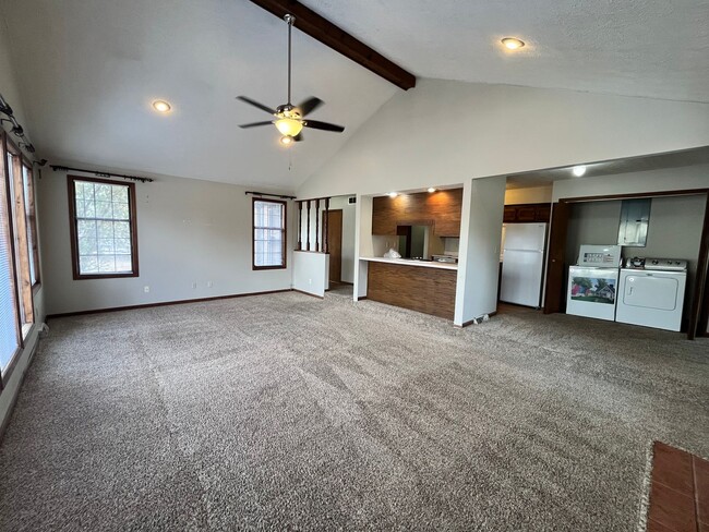 Building Photo - 3 bedroom 2 bath home close to Ft Wood mai...