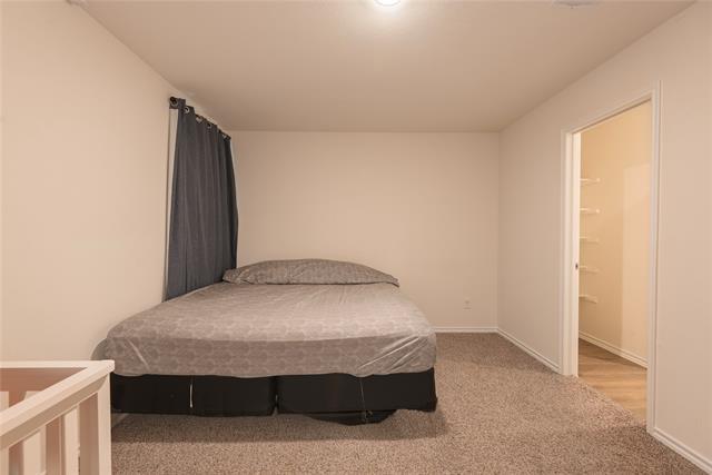 Building Photo - 300 Tadpole Ln