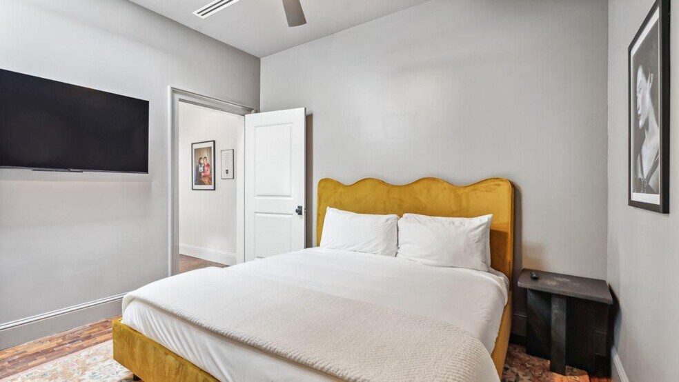 Building Photo - 310 N Rampart St