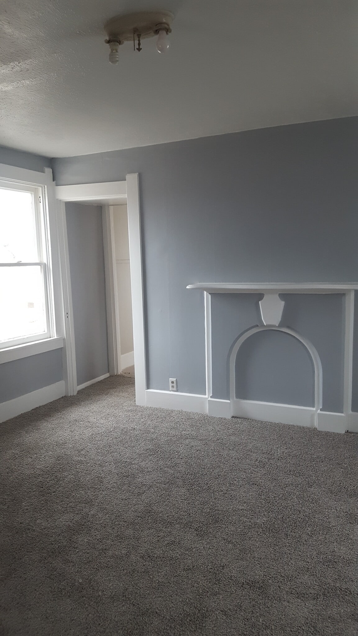 1 bedroom - 127 1/2 S 7th St