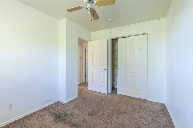 Building Photo - 1681 Lonedell Rd