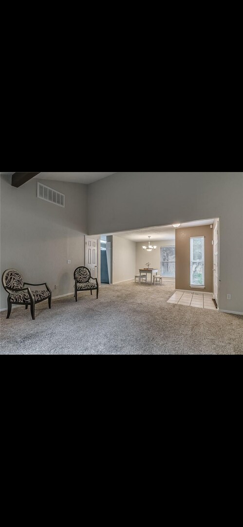 Building Photo - Perfect Duplex in Quiet, Cozy Shadowlake