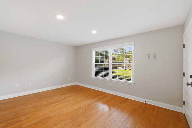 Building Photo - 1240 Fairmont Ave