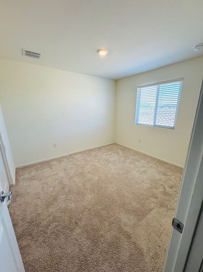Building Photo - Northwest/ Marana- 5 Bedroom/ 3 Bathroom h...