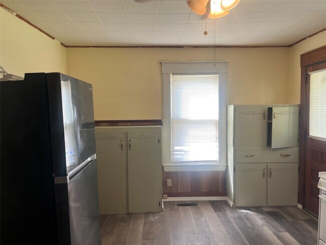 Building Photo - 208 S Liberty Ave