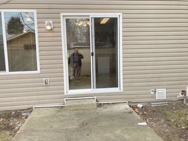 Building Photo - 114 N Bowdish Rd