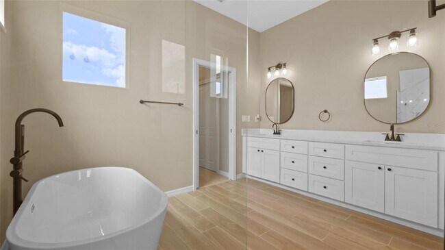 Building Photo - 13639 Begonia Cir