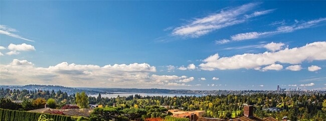 Building Photo - 6Bd/6.5Ba Clyde Hill House