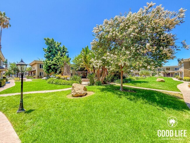 Building Photo - SD: Charming 2BD/1BA 2nd Floor Condo in El Cajon W/ A/C Unit, W/D, & 2 Reserved Parking Spots!