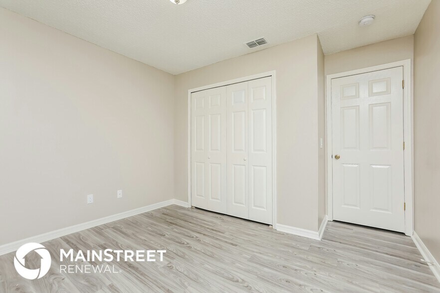 Building Photo - 17117 Woodcrest Way