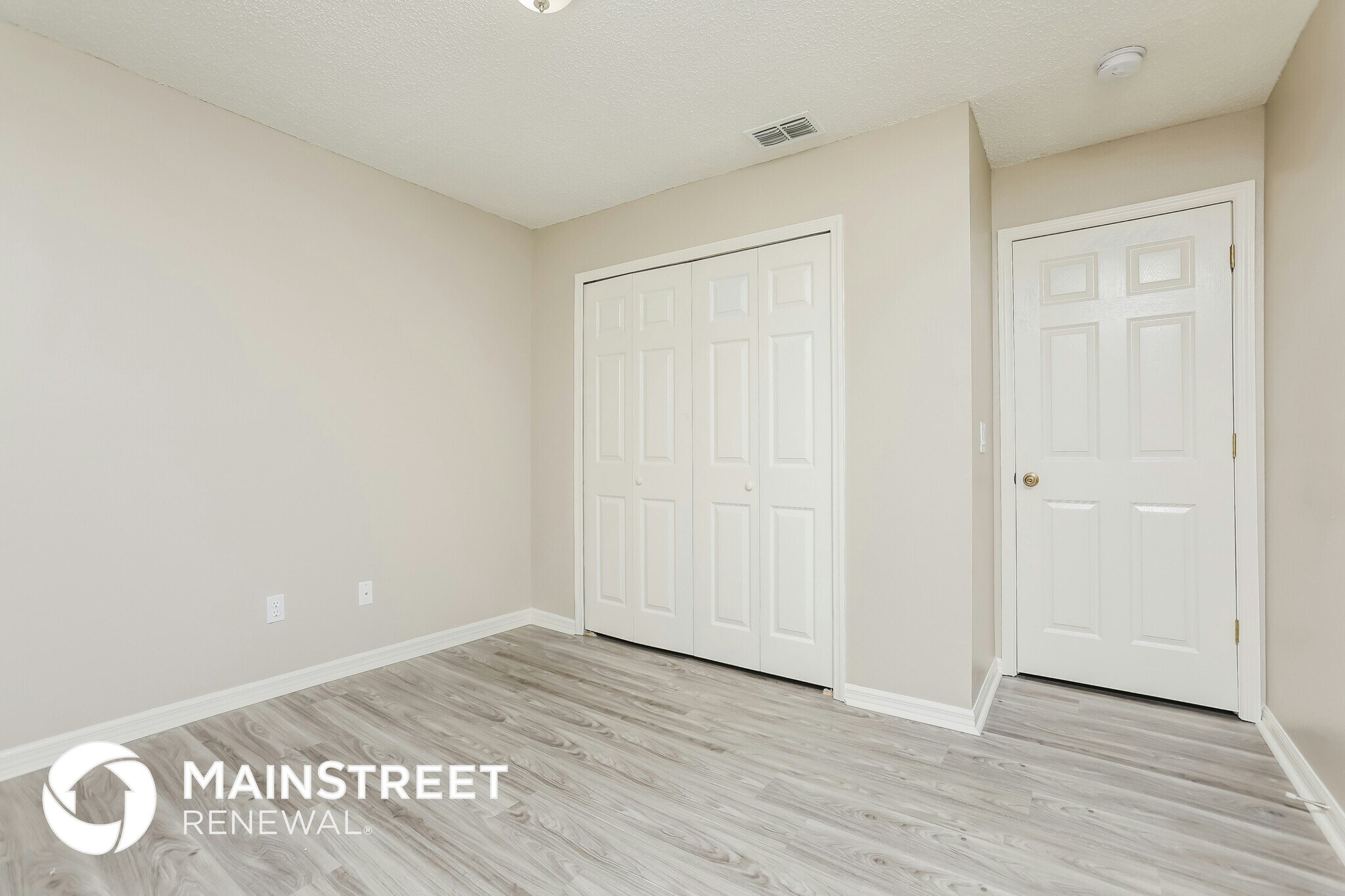 Building Photo - 17117 Woodcrest Way