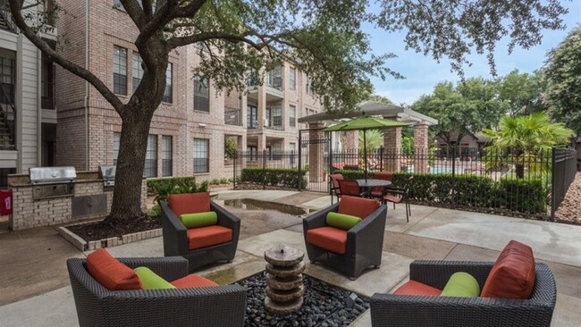 Building Photo - 7777 Greenbriar Dr