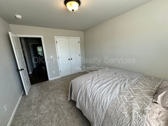 Building Photo - 7724 Windstone Dr