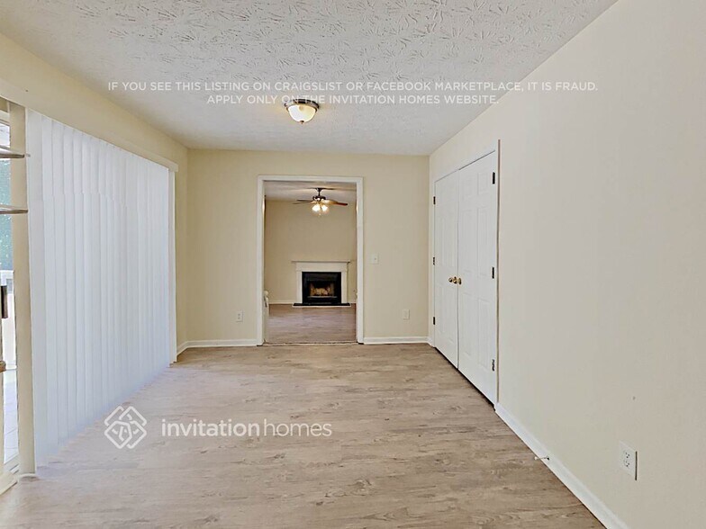 Building Photo - 2802 Crestworth Ln