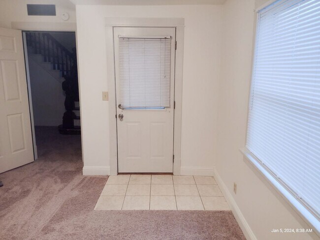 Building Photo - 1215 High St