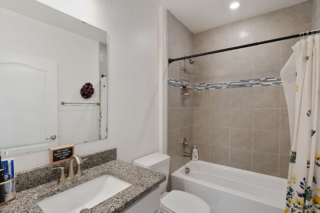 Building Photo - Elegant 3-Bed, 2-Bath Home in Gated Palm Bay Community with Resort-Style Amenities