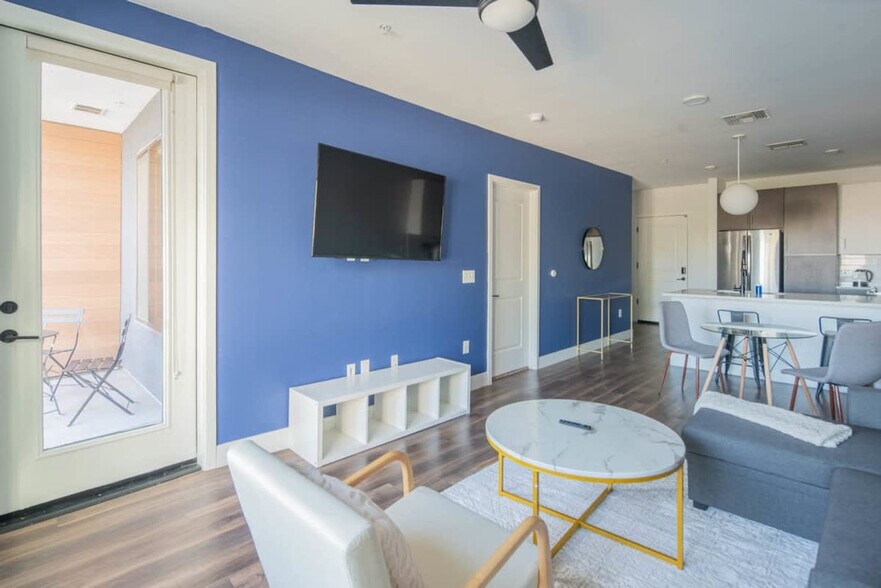 Building Photo - 701 W Rio Salado Pkwy