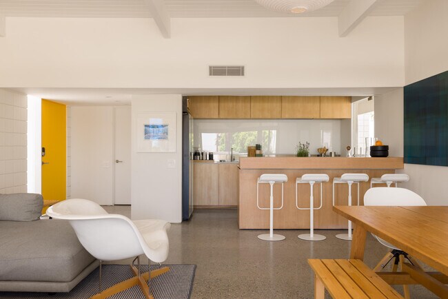 Building Photo - 483 Sandpiper St