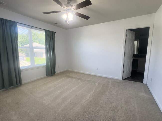 Building Photo - 234 Highland View Dr
