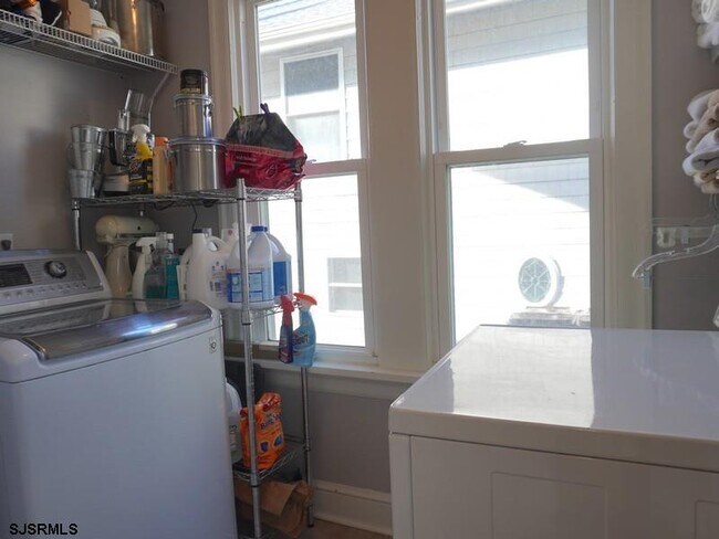 Building Photo - 11 S Baltimore Ave